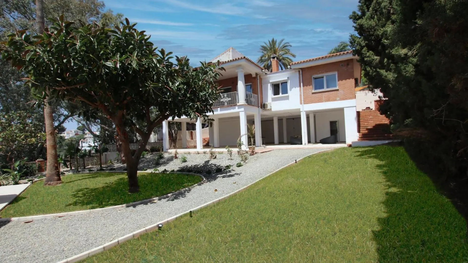 Tess Villa Olmos Malaga