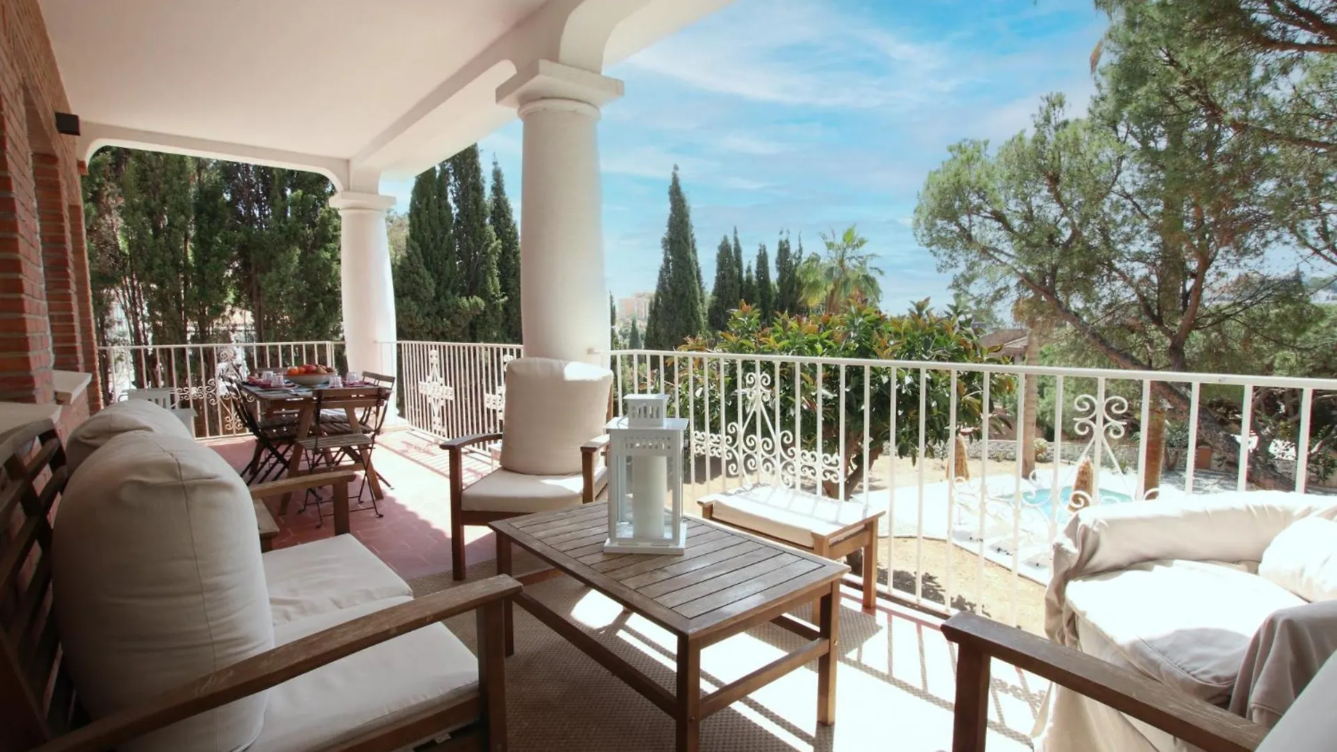 Tess Villa Olmos Malaga